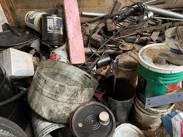 #7192-•-contents-of-corner-image-2