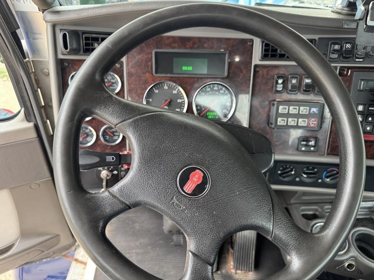 2019-kenworth-t270-image-71