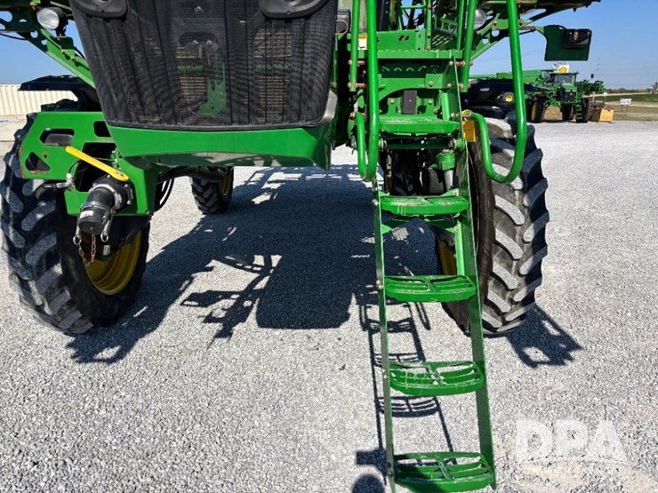 2014-john-deere-r4038-image-121