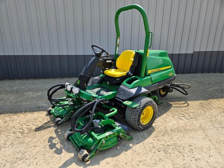 john-deere-7400-image-1