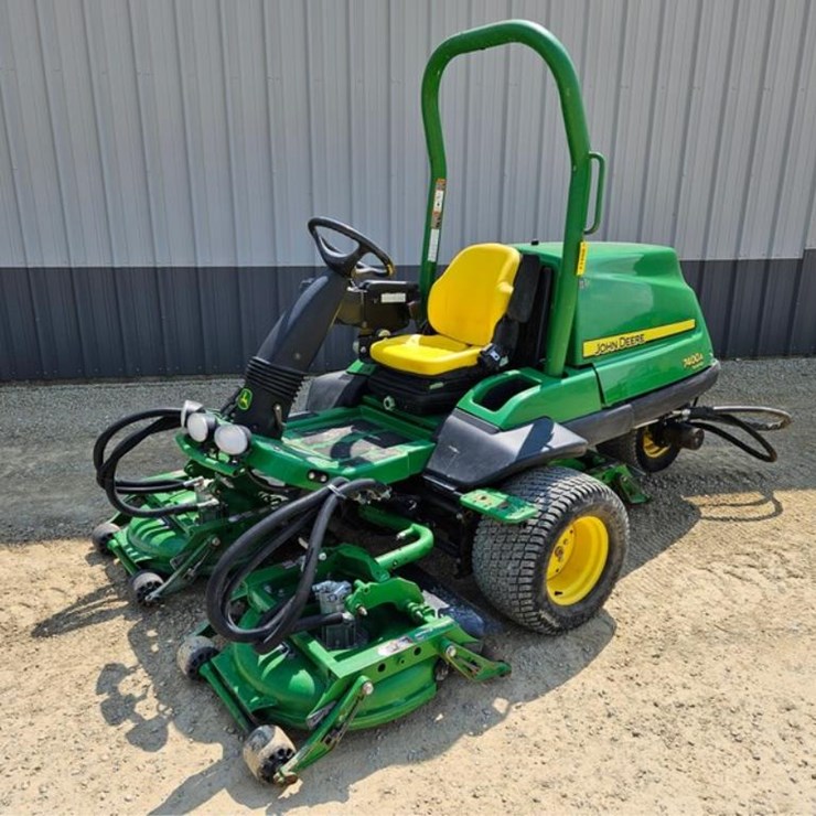 JOHN DEERE 7400