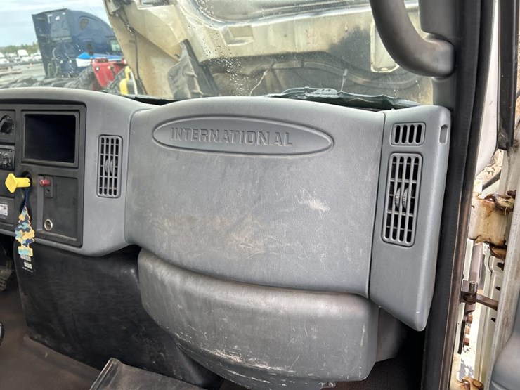 2002-international-4300-image-63
