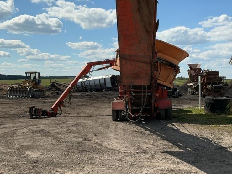 john-deere-12-image-6
