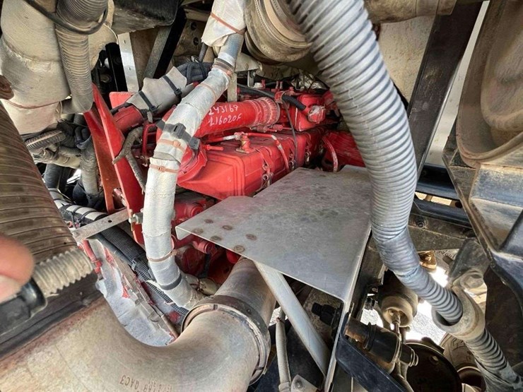 2014-peterbilt-320-image-25