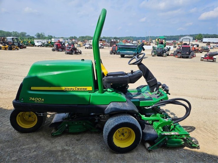 john-deere-7400-image-6