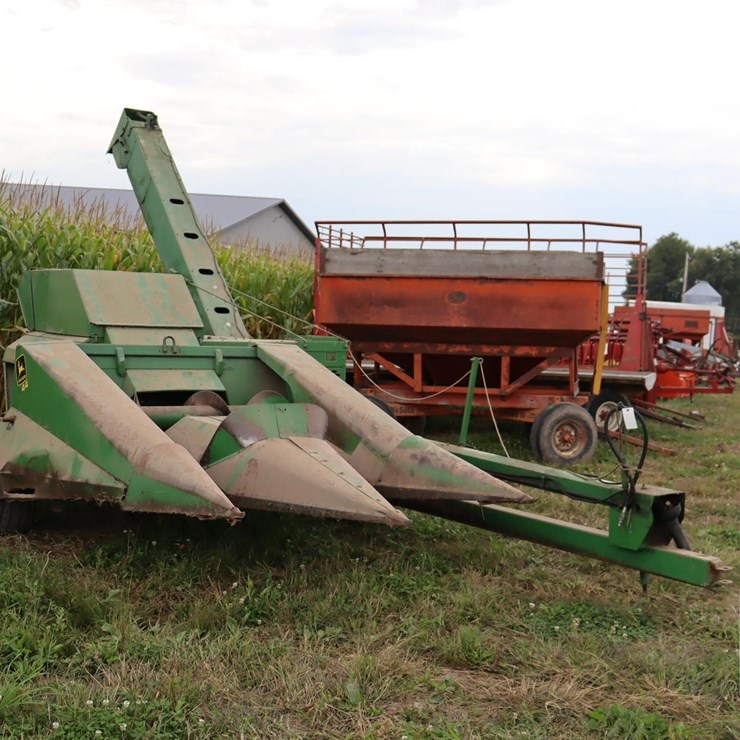 JOHN DEERE 334