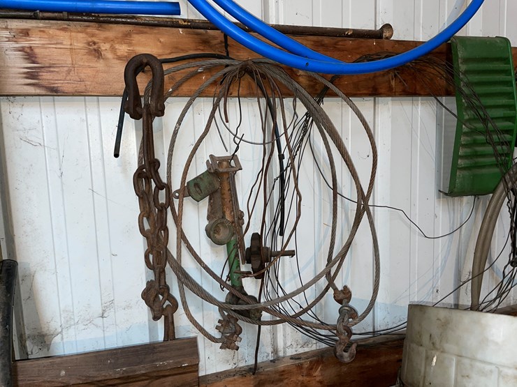 #7190-•-contents-hanging-on-wall-image-8