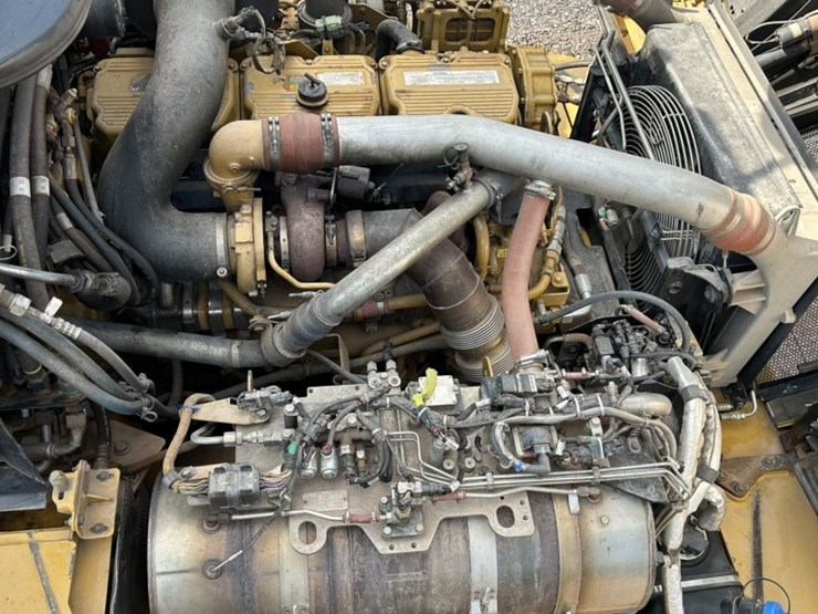 caterpillar-745-image-62