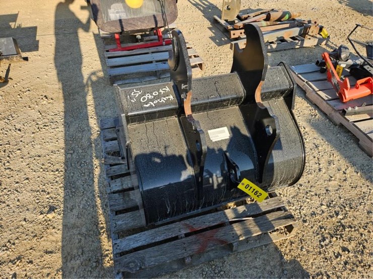 #1162-•-kubota-kx080-35"-excavator-bucket-image-4