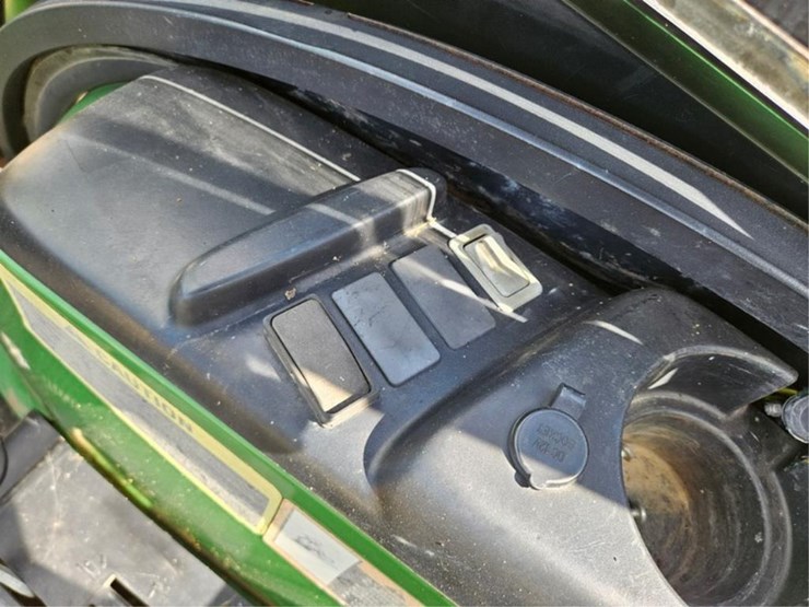john-deere-4720-image-44