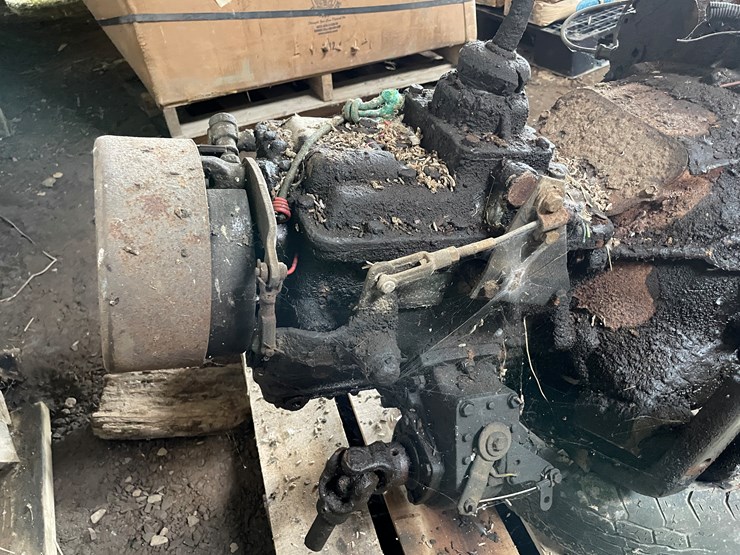 #7152-•-engine-and-transmission-image-16