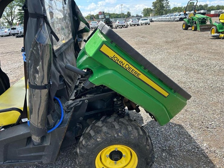 2016-john-deere-gator-image-25