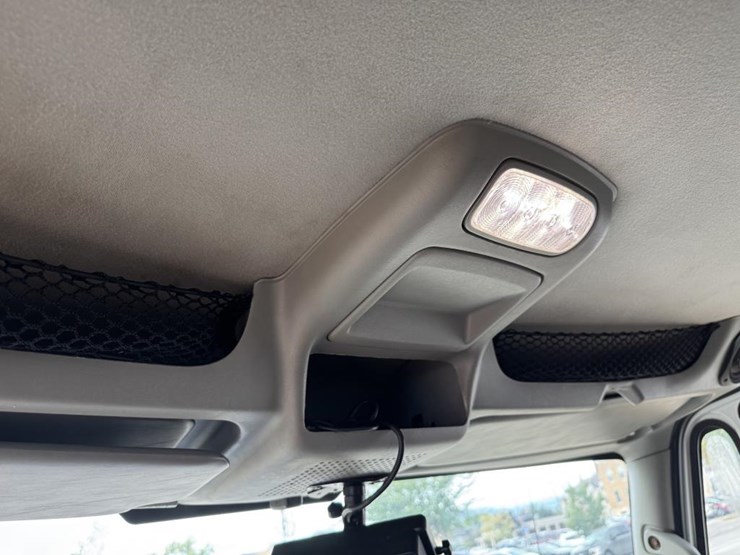 2017-international-durastar-4300-image-52