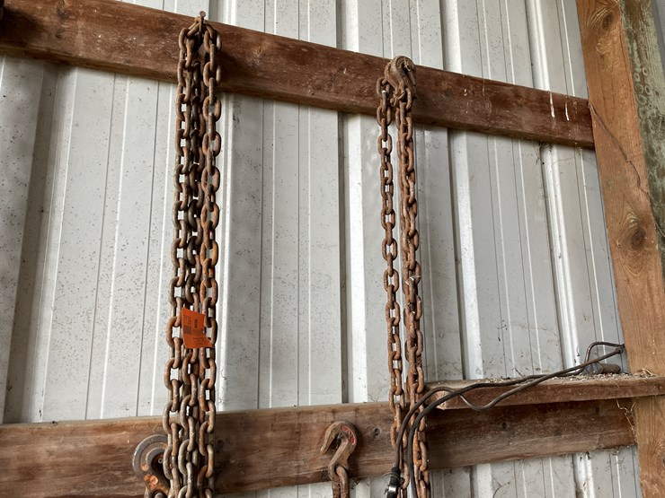 #7139-•-2-chains-and-2-binders-image-2