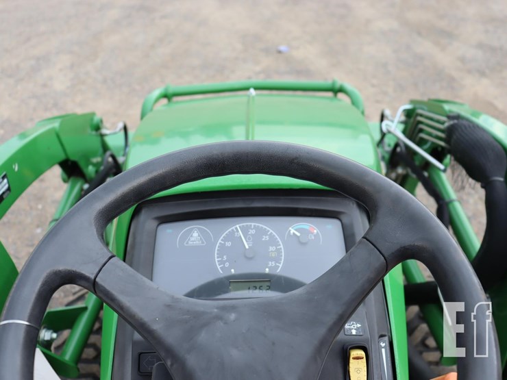 2021-john-deere-1025r-image-15