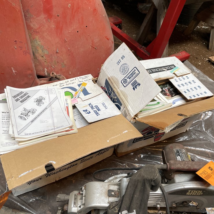 #7182 • (2) Boxes of Vintage Magazines