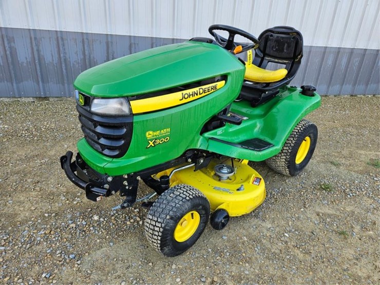 john-deere-x300-image-1