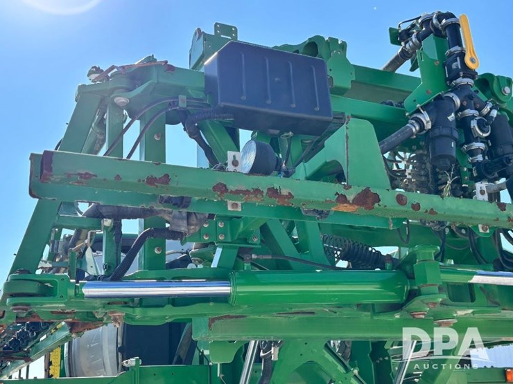 2014-john-deere-r4038-image-106