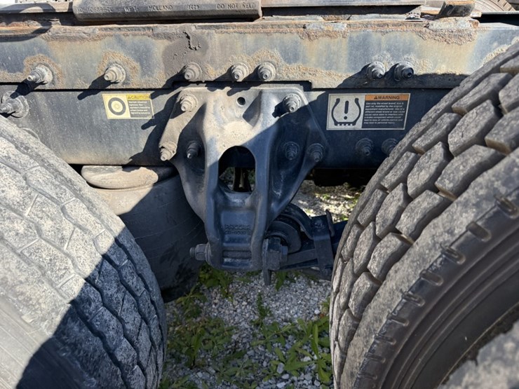 2022-peterbilt-579-image-61