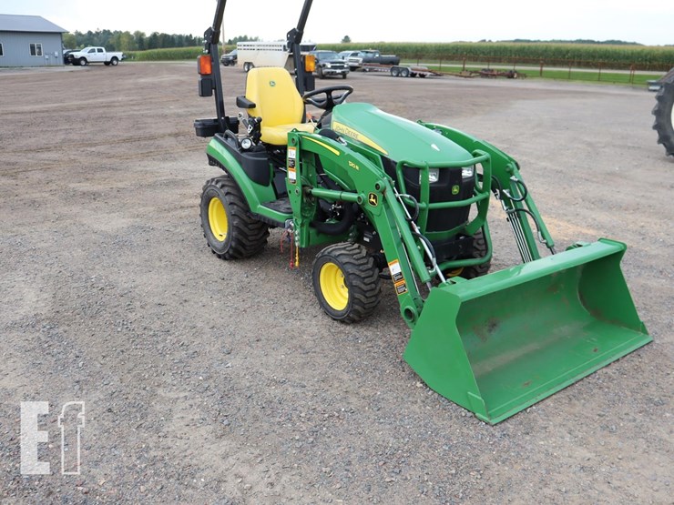 2021-john-deere-1025r-image-3