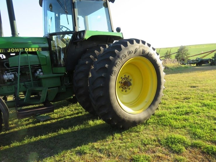 1989-john-deere-4755-image-17
