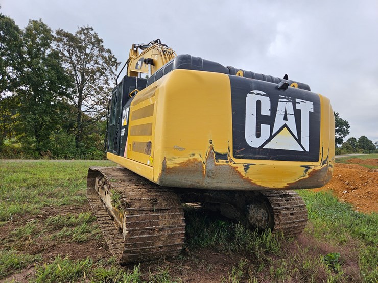 2017-caterpillar-336f-image-16