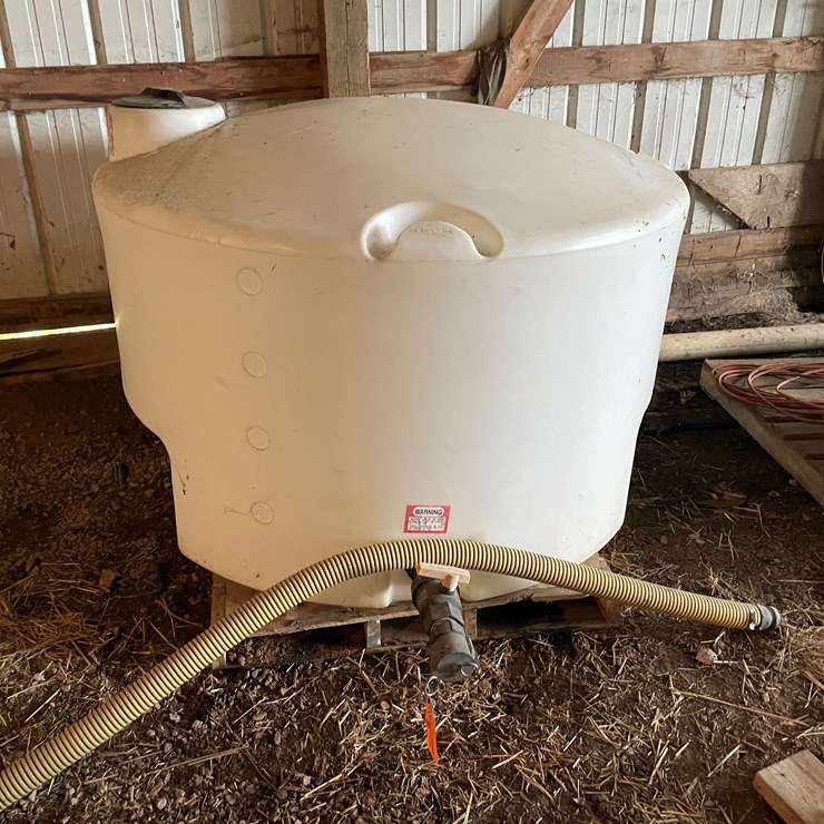 #7170 • 425 Gallon Plastic LTD Tank