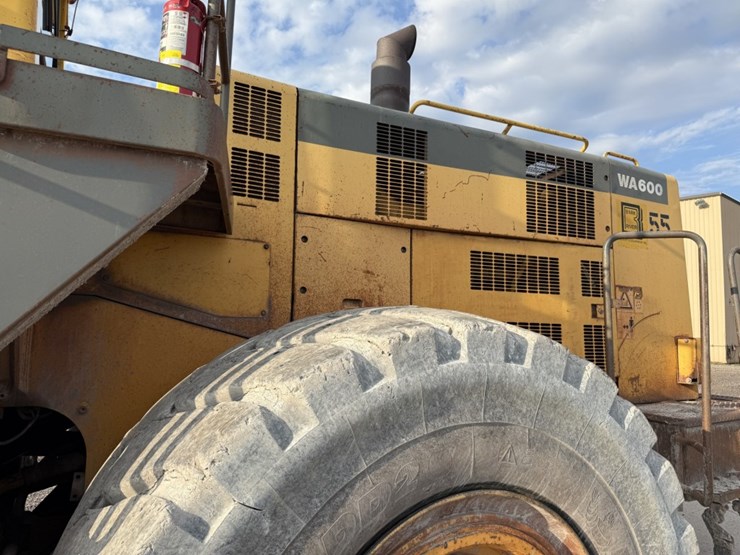 komatsu-wa600-image-27