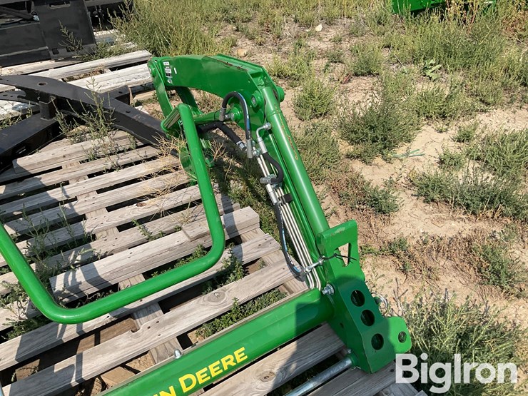 2020-john-deere-220r-image-9