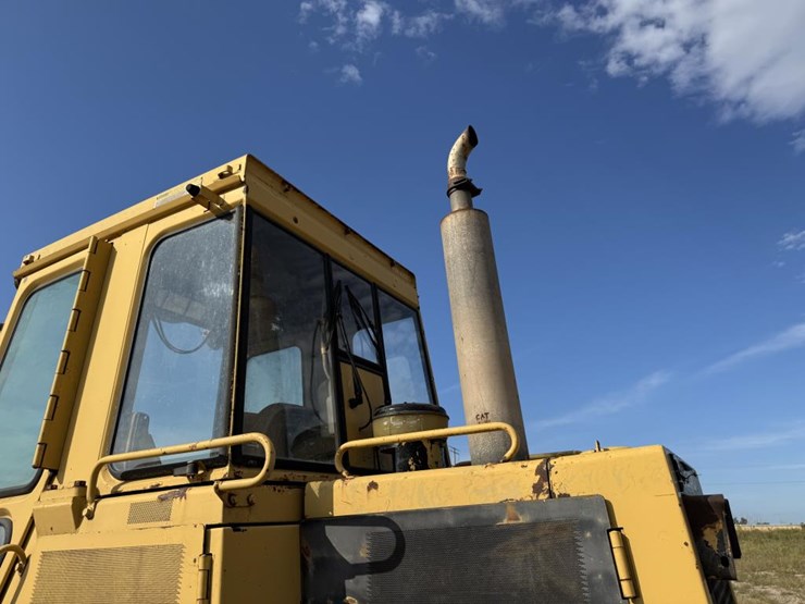 caterpillar-953-image-14