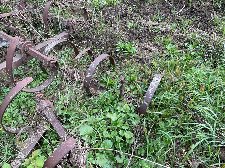 #7135-•-metal-cultivator-pieces-image-6