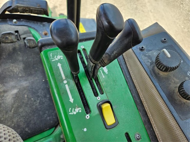 john-deere-1575-image-24