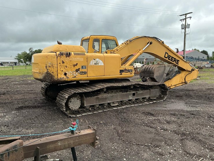 deere-200-lc-image-13