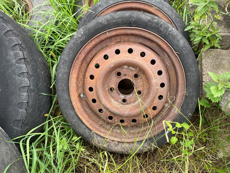 #7128-•-lot-of-used-rubber-wheels-on-metal-rims-image-7