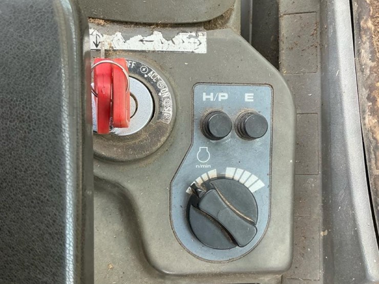 deere-200-lc-image-58