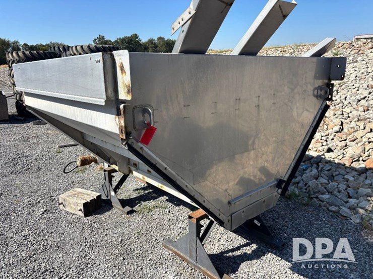 2019-john-deere-f4365-image-9
