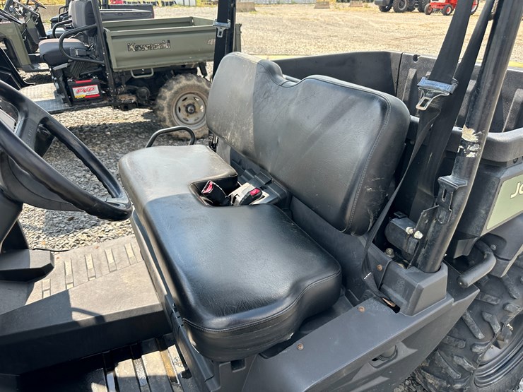 2021-john-deere-gator-image-35