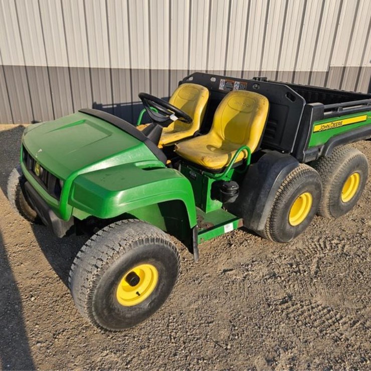 JOHN DEERE GATOR