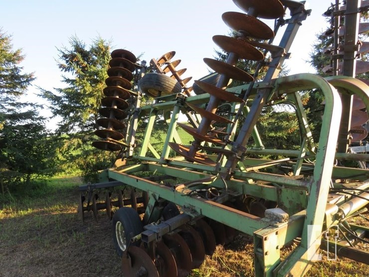 john-deere-230-image-3