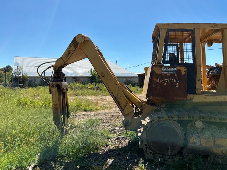deere-850b-image-30