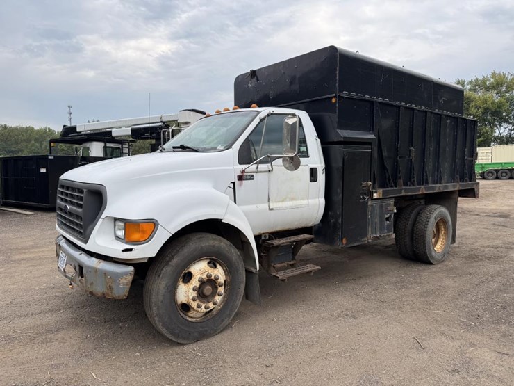 2003-ford-f650-image-1