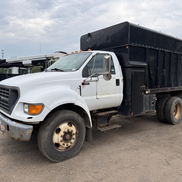 2003 FORD F650