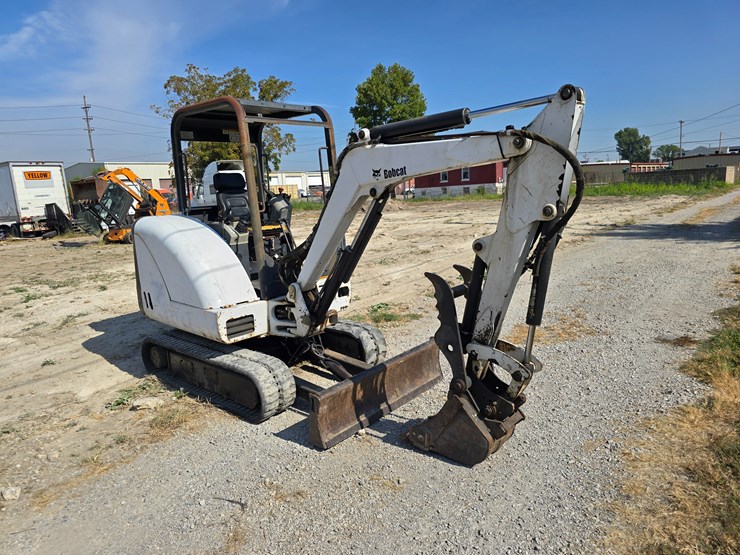 2003-bobcat-328d-image-34