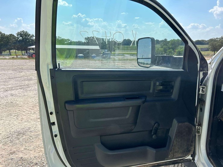 2012-dodge-ram-5500-image-10