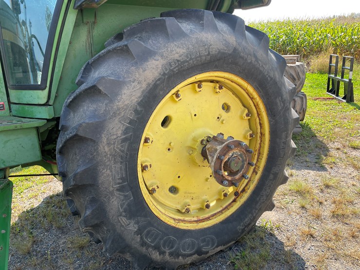 john-deere-4430-image-26