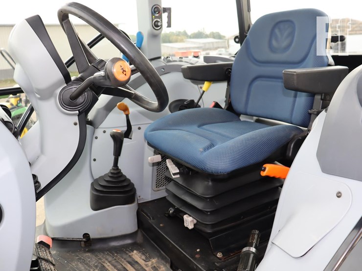 new-holland-ts6.110-image-22