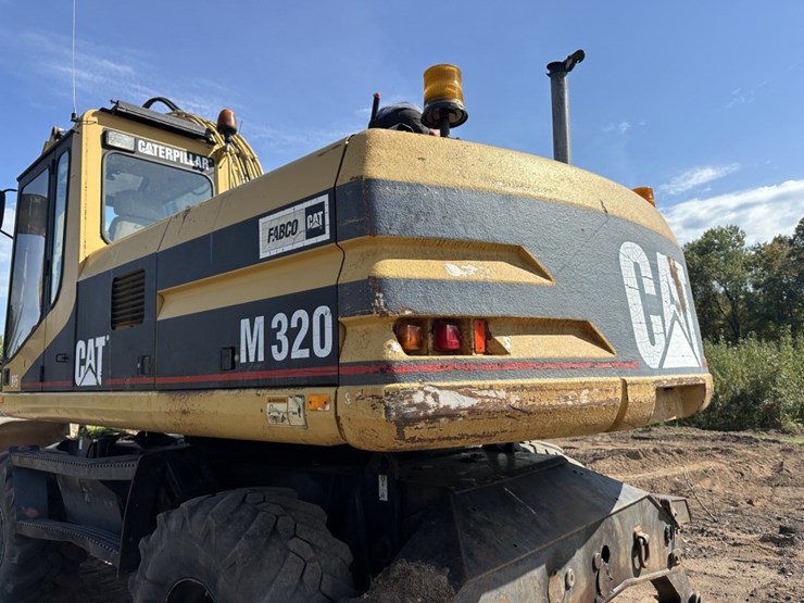 2001-caterpillar-m320-image-13