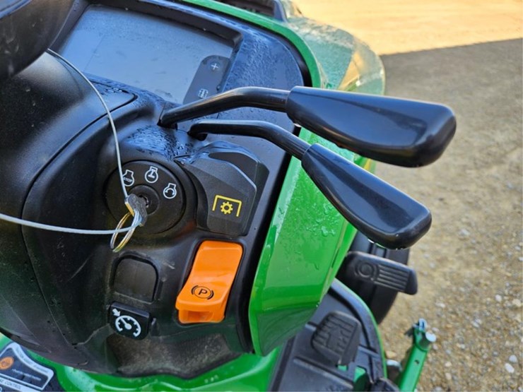 john-deere-x738-image-23