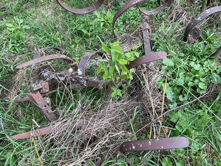 #7135-•-metal-cultivator-pieces-image-7