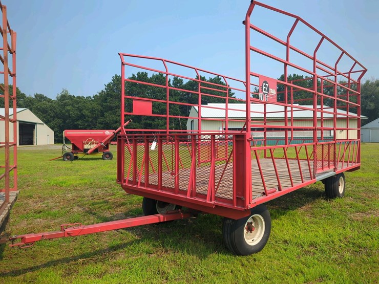 ez-trail-kicker-rack-and-wagon,-(like-new),-18'-long-x-8'10"-wide
(stored-inside)-image-1